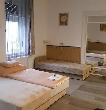 Li-di Apartman Apartment