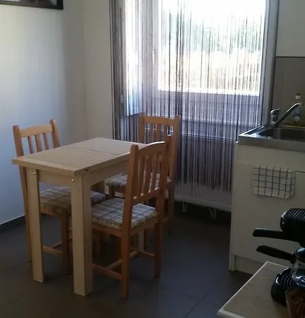 Li-di Apartman Apartamento *