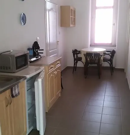 Li-di Apartman