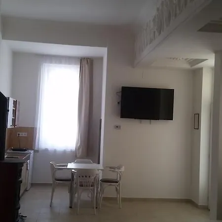 Li-di Apartman