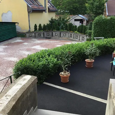 Li-di Apartman *