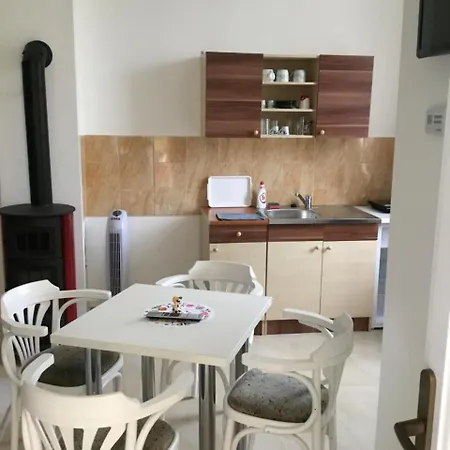 Li-di Apartman Apartamento *