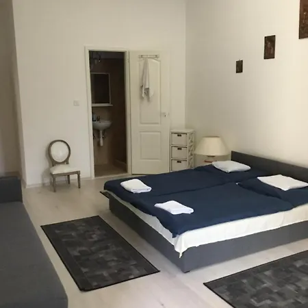Li-di Apartman *